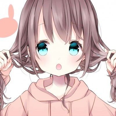 女孩太想念老人睡墓碑旁不愿走